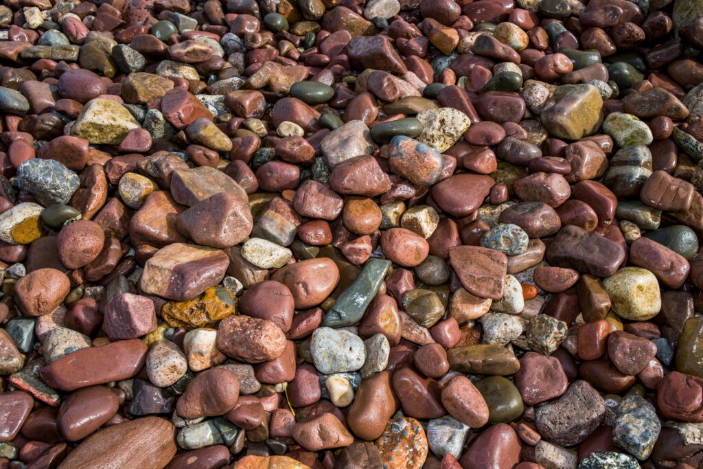 River Rock Distributors in Karnataka | Quality & Bulk Supply - StonenRockPebbles