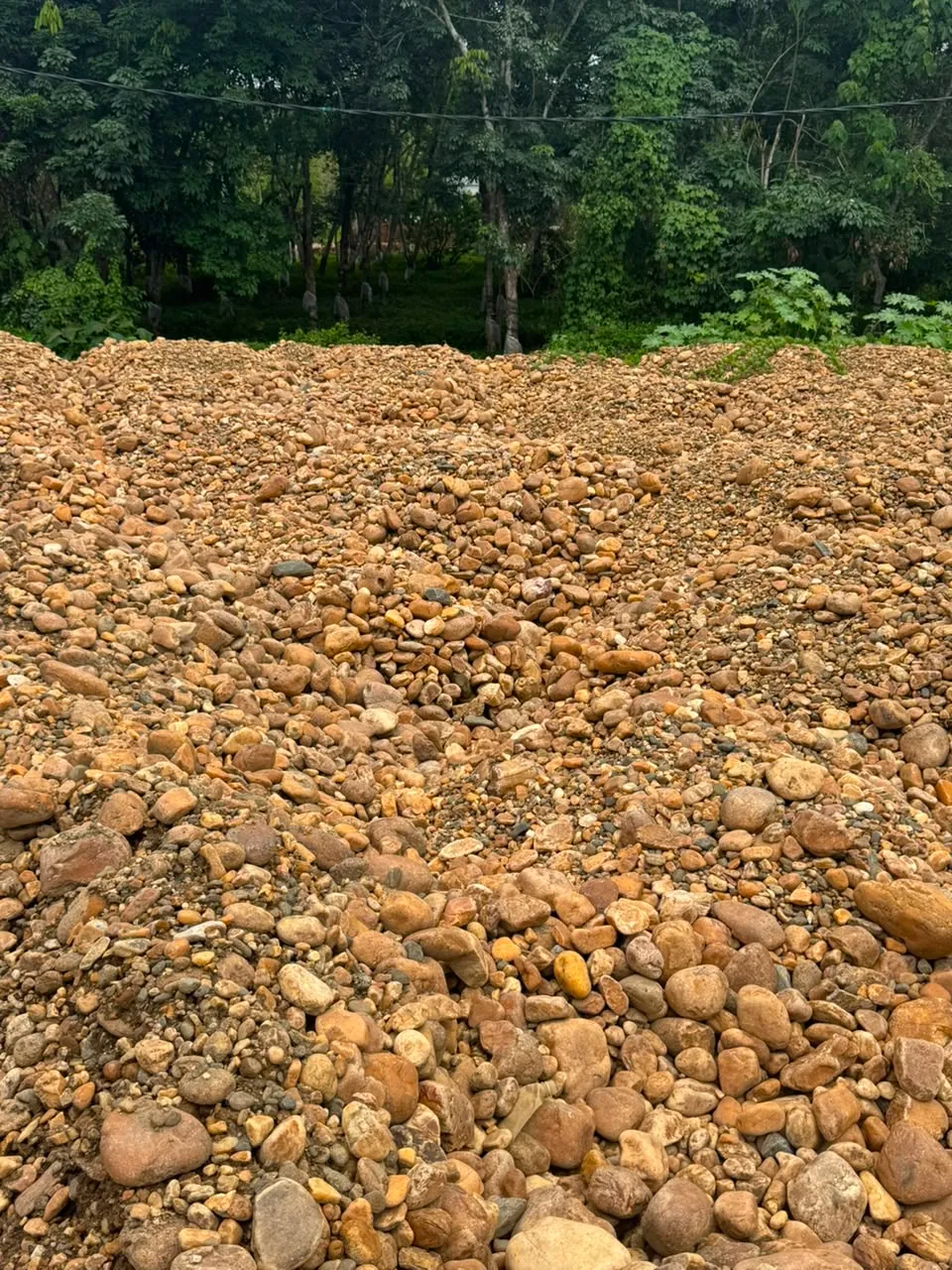 Earthy river stones