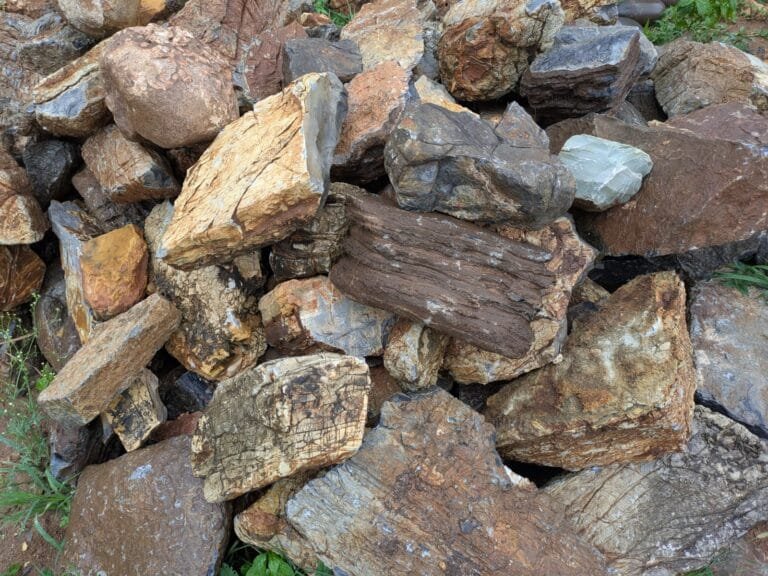 Sourcing Natural Slate & Layered Rocks in Karnataka | Design Guide